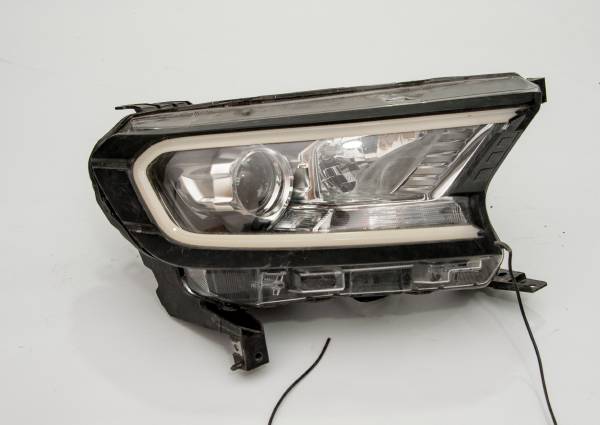 FORD RANGER 2.2 TDCİ ÇIKMA PARÇA FORD  2018 SAĞ- ÖN FAR NİKELAJLI